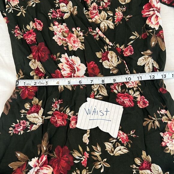 NWT Ambiance sizeM 3/4 sleeve black/red/pink flowered elastic waist short romper - Picture 6 of 11